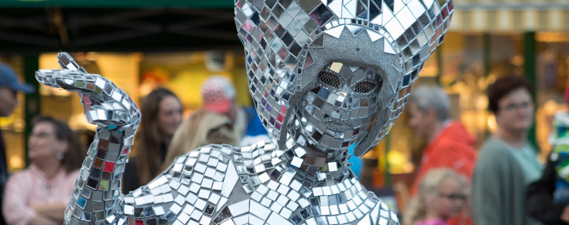 costumed person during a performance at the Lange Nacht in Serfaus