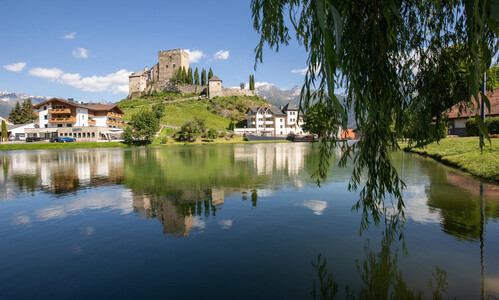 Burg Laudegg Sommer