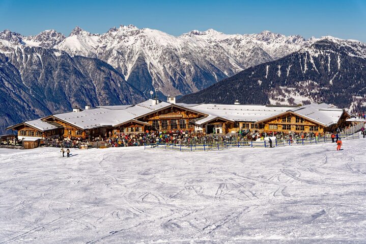 Zirbenhütte winter