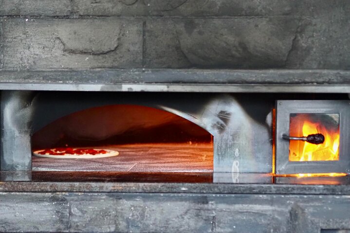 Pizza oven